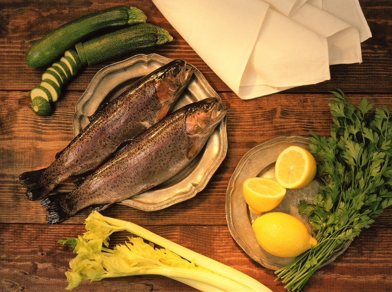 過期的魚飼料魚能吃嗎圖片（過期魚飼料魚吃了會怎樣）