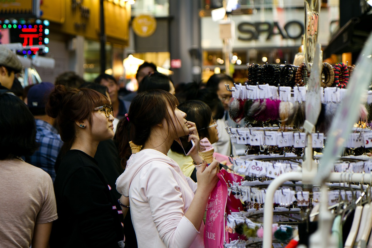 長安區(qū)賣觀賞魚店鋪（長安區(qū)哪里有賣魚的） 生態(tài)瓶/創(chuàng)意缸/桌面微景缸 第1張