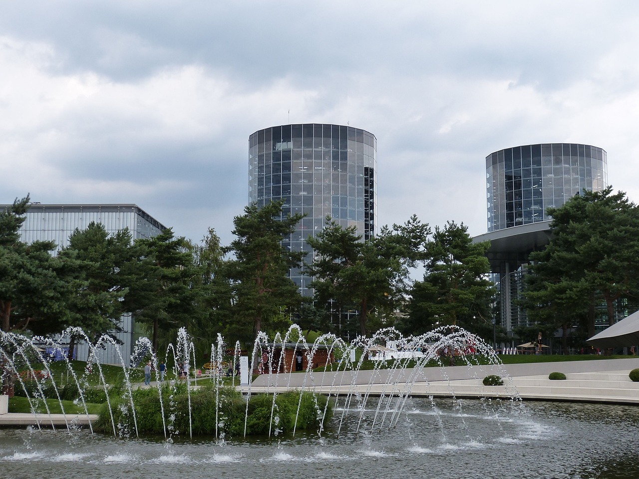 突泉縣突泉鎮(zhèn)意境水景花田微景觀館