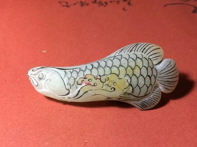 金龍魚魚鱗往外翹