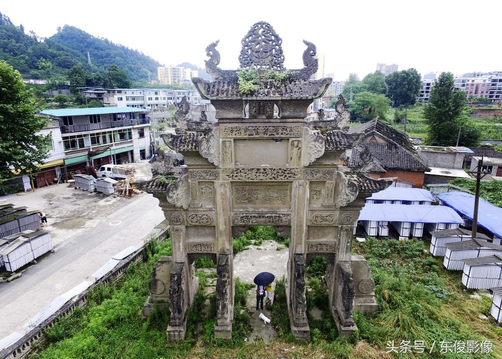 治療龍魚老三樣是什么藥：治療龍魚的老三樣并不是特定的藥物，而是指在魚生病時采取的三種非藥物治療方法 龍魚百科 第1張