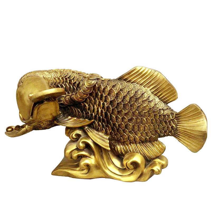 金龍魚風(fēng)水?dāng)[件朝向：金龍魚風(fēng)水?dāng)[件朝向可以帶來好運(yùn)、財(cái)運(yùn)和家庭和諧