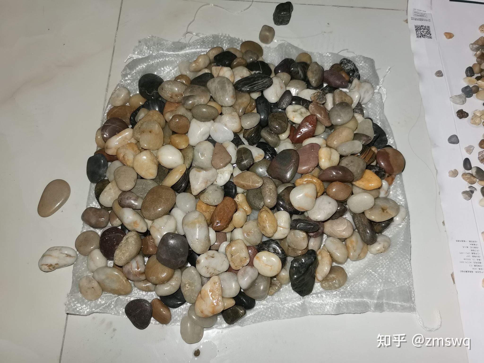 鵝卵石放魚缸有什么好處和作用：鵝卵石放魚缸有什么優(yōu)勢和需要注意的問題？ 魚缸百科 第3張