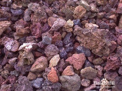 養(yǎng)龍魚放火山石到底好不好：養(yǎng)龍魚放火山石到底好不好養(yǎng)龍魚放火山石到底好不好 龍魚百科 第1張