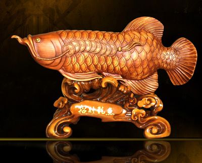 龍魚木雕擺件：阿里巴巴等電商平臺(tái)上龍魚木雕擺件招財(cái)龍魚擺件