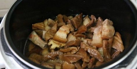 金龍魚干是一種營養(yǎng)豐富的食材，有著多種美味的烹飪方式：金龍魚干怎么做好吃金龍魚干怎么做好吃