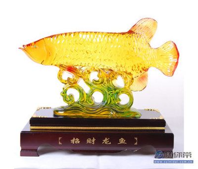 招財(cái)龍魚(yú)（招財(cái)龍魚(yú)的擺放位置對(duì)于吸引財(cái)運(yùn)有著重要的影響）