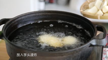 金龍魚底色淺黃色（金龍魚底色對價(jià)格影響）