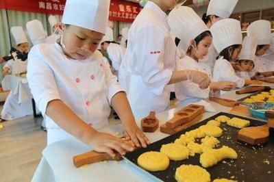 祥龍水族館手工制作課程內(nèi)容（祥龍水族館手工制作課程）