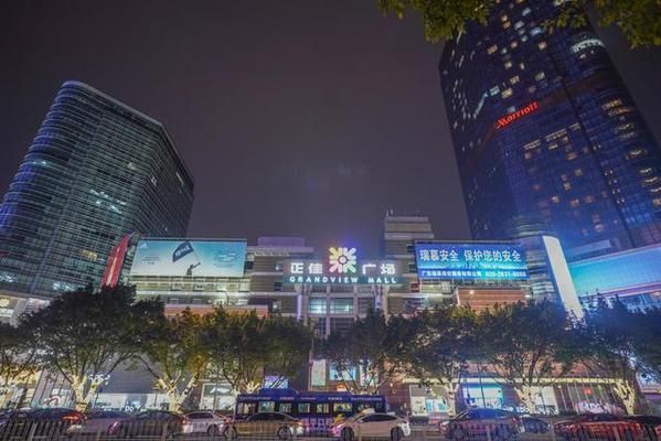 有水族館的商場(chǎng)：水族館的發(fā)展 水族館百科（水族館加盟） 第5張