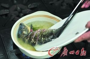 紅龍魚(yú)養(yǎng)多久成年魚(yú)能吃：如何用紅龍魚(yú)養(yǎng)多久能成為成年魚(yú) 水族問(wèn)答 第1張