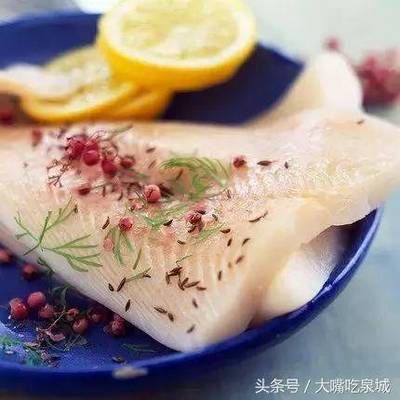 龍魚片是什么魚：龍魚品種鑒賞指南，龍魚飼養(yǎng)水質(zhì)要求，龍魚疾病預(yù)防方法 龍魚百科 第1張