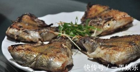 龍魚(yú)魚(yú)頭朝下是怎么回事：龍魚(yú)魚(yú)頭朝下的原因及其相應(yīng)的處理方法 龍魚(yú)百科 第2張