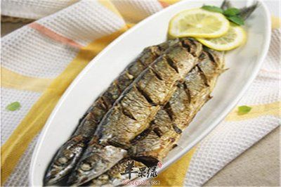 金龍魚長(zhǎng)到40厘米多長(zhǎng)時(shí)間喂一次食：金魚喂養(yǎng)的注意事項(xiàng) 水族問(wèn)答 第1張