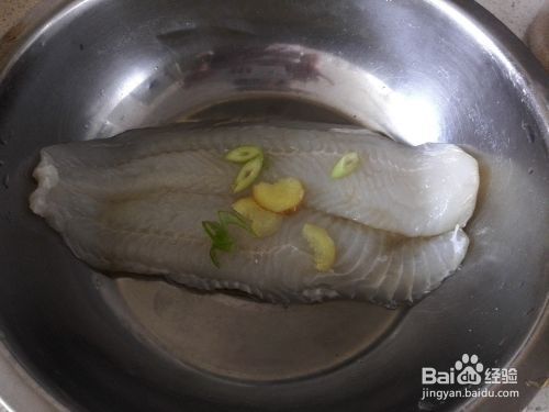 龍魚清蒸怎么做：如何制作一道美味的龍魚清蒸 龍魚百科 第3張