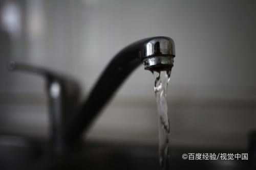 曬水除氯的具體操作：曬水除氯是一種常用的水處理方法其操作步驟主要包括以下幾個(gè)環(huán)節(jié)