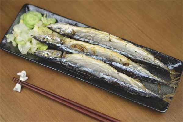 秋刀魚(yú)冷藏保存的最佳溫度：秋刀魚(yú)冷藏室最佳位置,秋刀魚(yú)冷凍保存技巧,冷藏秋刀魚(yú)的腌制方法